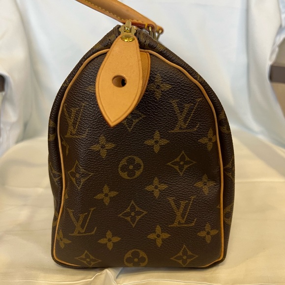Authentic Louis Vuitton Speedy 25cm Handbag - Picture 7 of 12